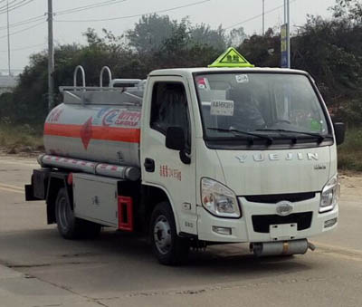 程力威牌CLW5035GJYSH5型加油車(chē) 程力威牌CLW5035GJYSH5型加油車(chē)